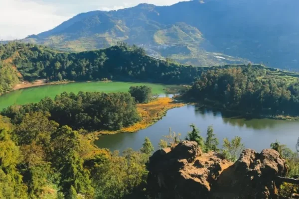 wisata Batu Pandang Ratapan Angin